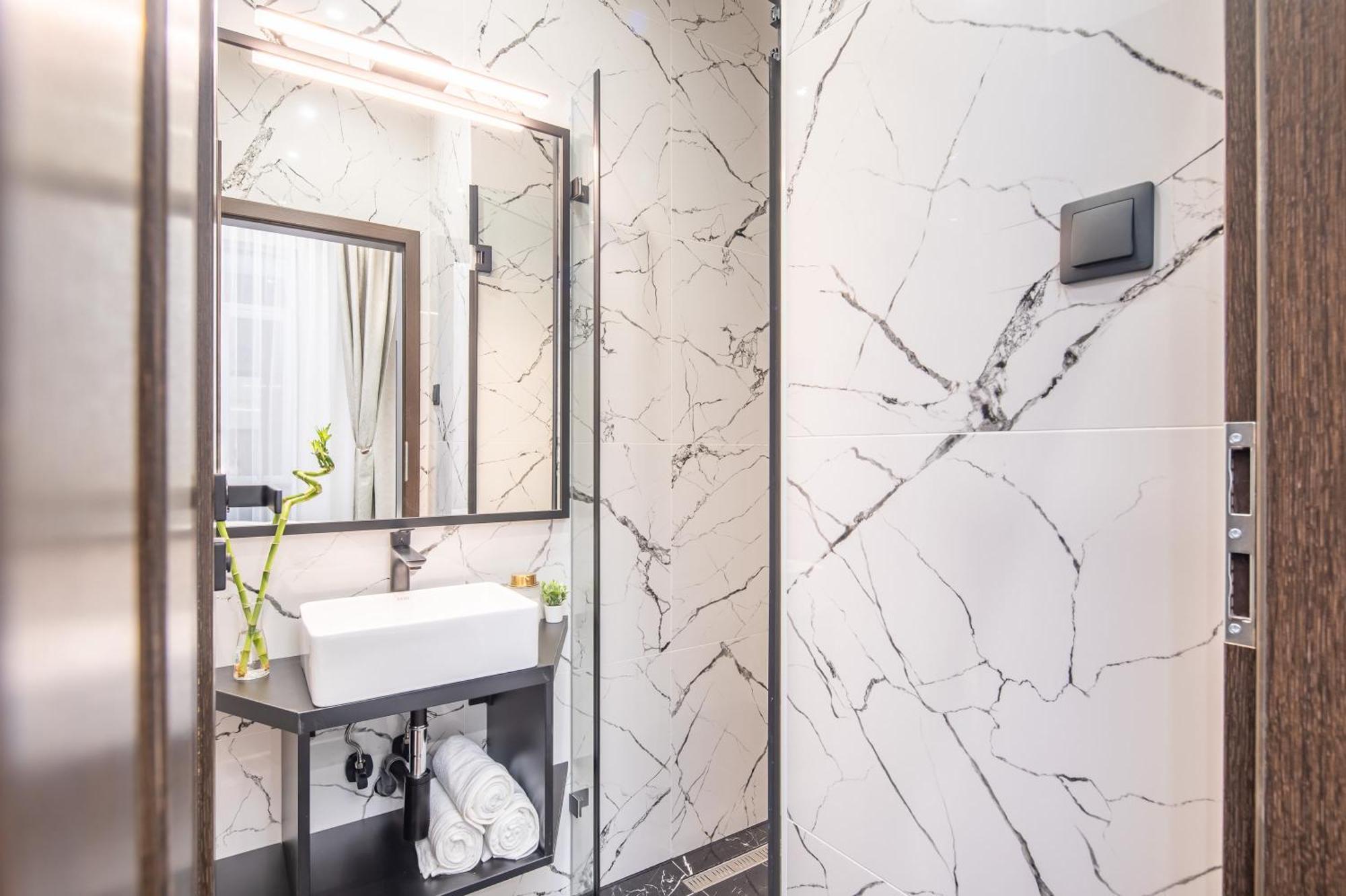 Extreme Central - Luxy Stay Budapest Eksteriør billede